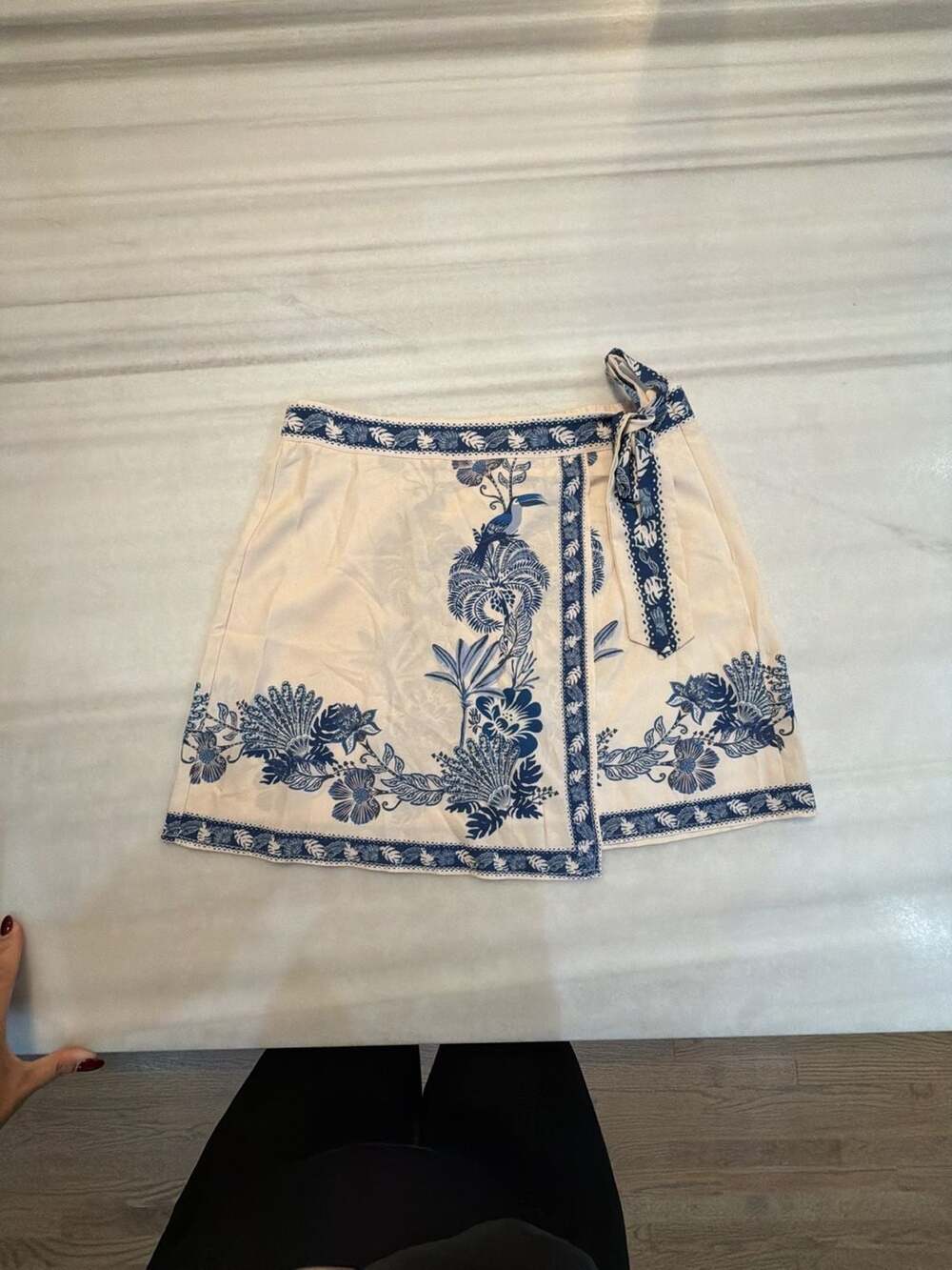 Travachic Wrap Skirt Size L Blue White Floral Print Tropical Boho